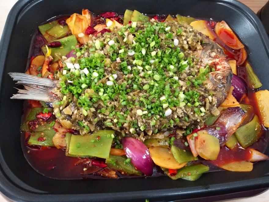 成都學(xué)燒烤烤魚哪里有培訓(xùn)班？培訓(xùn)萬州烤魚技術(shù)好做嗎？