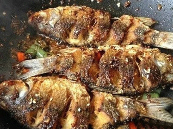 好吃到停不下筷子的香酥烤魚，做法簡單，少油少鹽，吃起來更健康