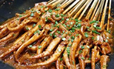 都江堰特色小吃培訓(xùn)班哪里有？正宗鐵板魷魚培訓(xùn)