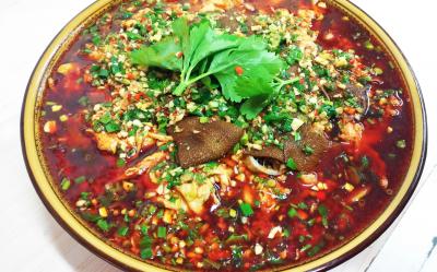 成都學習冒菜底料技術哪里好？掌握醬料技術