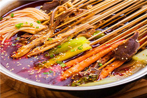 學冷鍋串串技能做法哪里專業？底鍋的制造