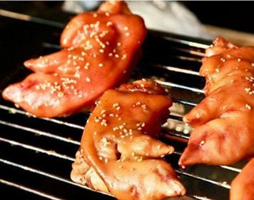 烤豬蹄技術培訓中心哪家味道好？小吃培訓學校