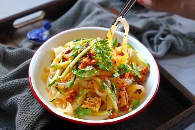 涼皮培訓(xùn)哪個(gè)好？教你在家做涼皮