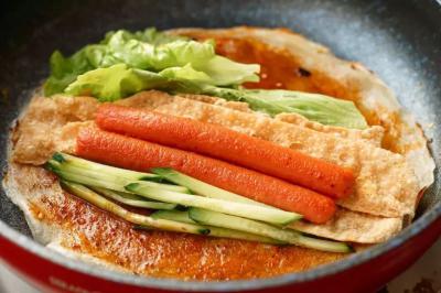 煎餅果子培訓哪家正宗?煎餅的煎法及手法