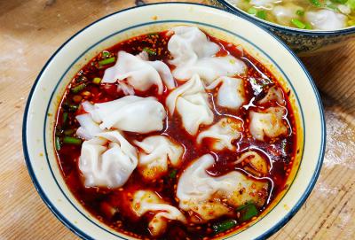 學習正宗抄手餡技術培訓哪里好？龍抄手培訓