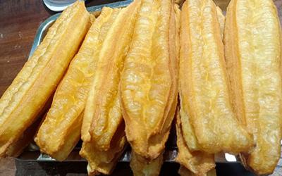 想學早餐炸油條技術哪里可以培訓