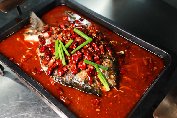 成都學(xué)燒烤烤魚哪里有培訓(xùn)班？成都烤魚培訓(xùn)多少錢？