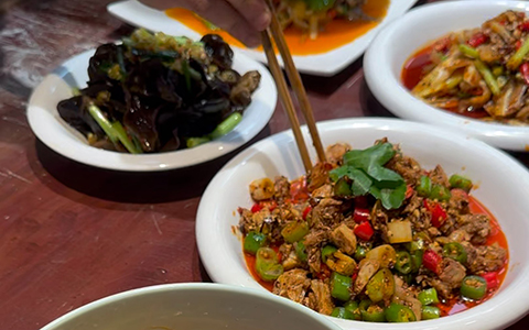 20251004174222350235.jpg BFF4C540BD6AFD969C98D7678753890B.jpg