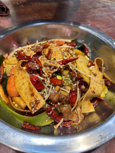 麻辣香鍋技術培訓班多少錢？【蜀味緣培訓】2025年學費全解析